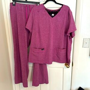 Koi 3/4X scrubs heathered mulberry